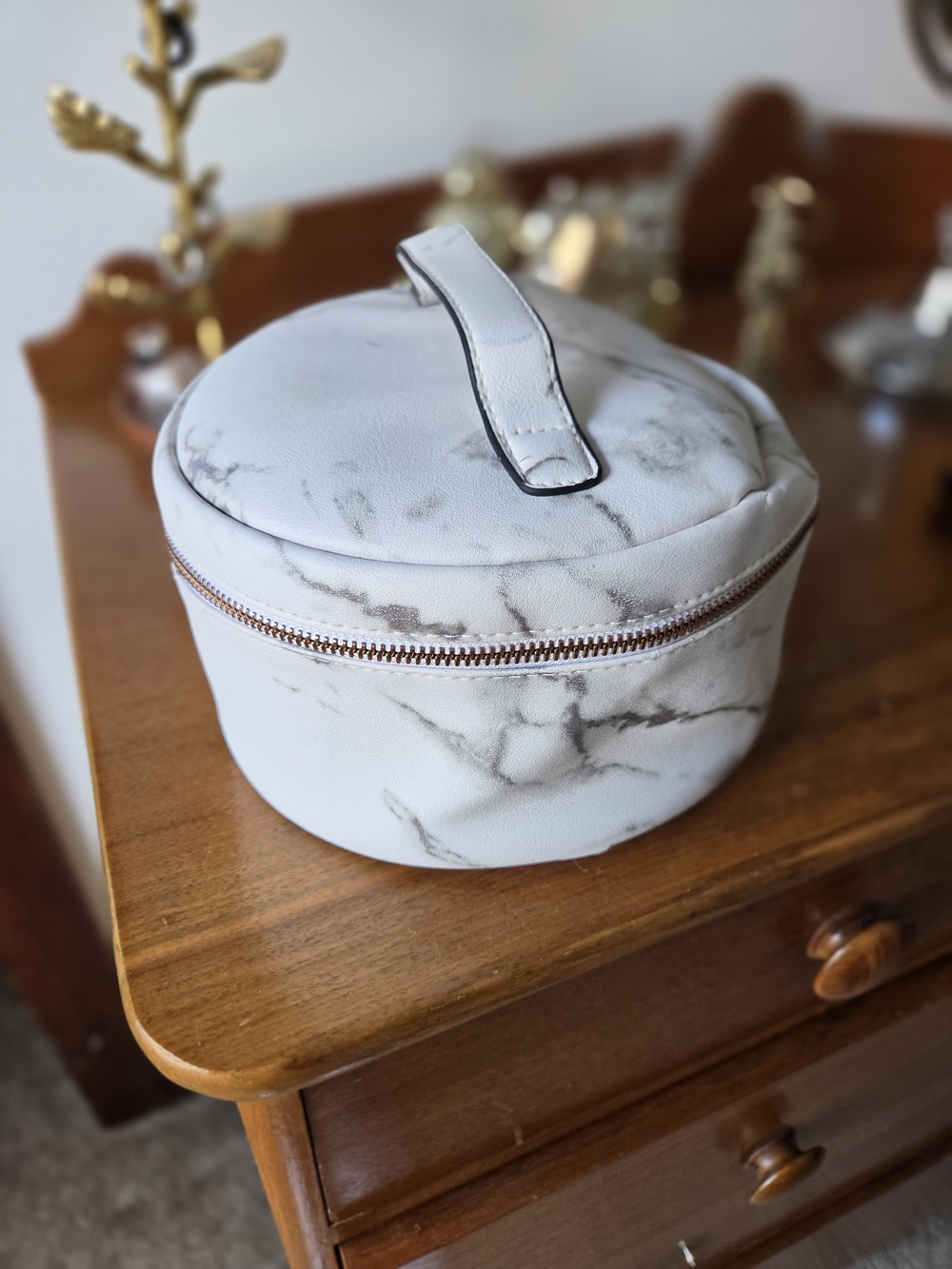 Marble-Effect White Travel Jewelry Case with Rose Gold Zip